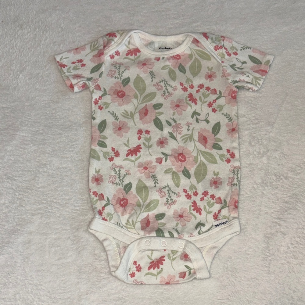 (3 for $10) Gerber Floral 6-9 month Baby Onesie bodysuit